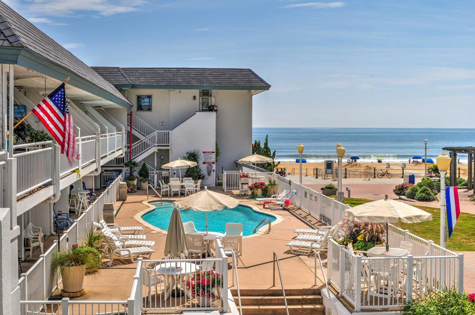 Oceanfront Resort Studio on Virginia Beach! Main image 1